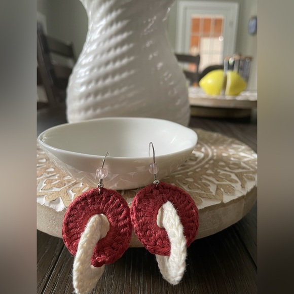 Hand crafted earrings . - Picture 3 of 4